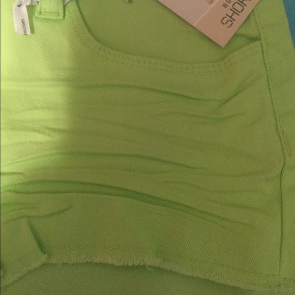 Ymi Neon Green Raw Edging Hem Shorts NWT - Picture 7 of 8
